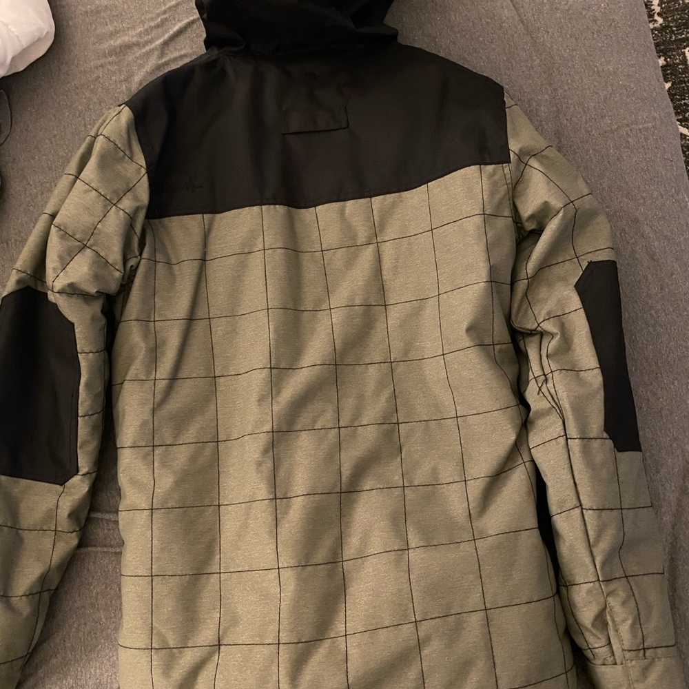 Snowboarding/Ski jacket - Picture 2 of 3